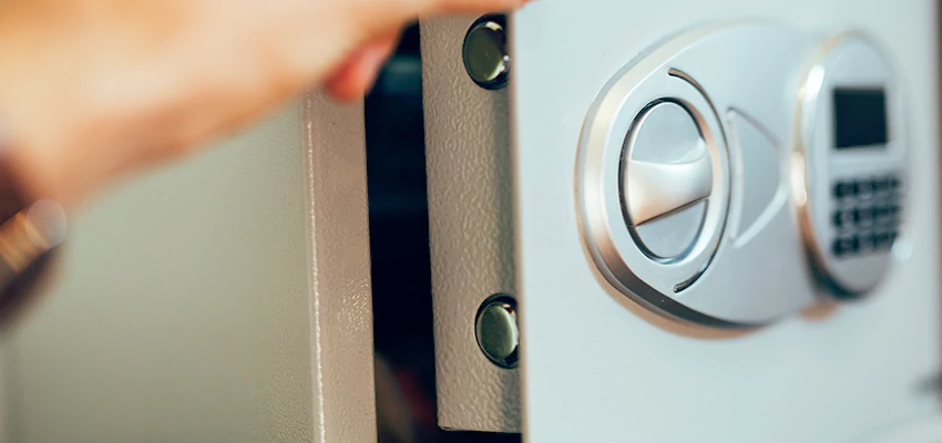 Fingerprint Safe Openers in Sanger, CA